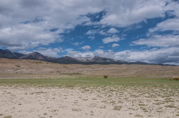 Paisaje de montaña en la estepa —  Fotos de Stock