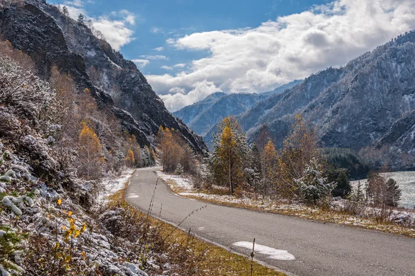 Mountains first snow autumn road — Stock Photo, Image