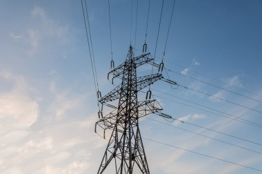Kule güç hatları