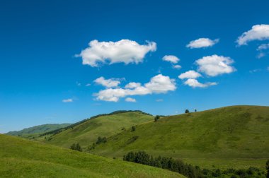 dağlar tepeler bulutlar gökyüzü
