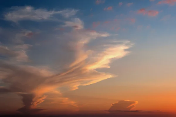 空雲夕日 — ストック写真