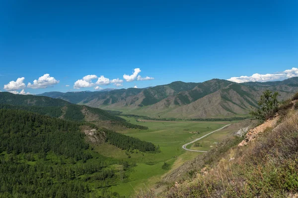 Mountain valley forest sky — Stock Photo, Image