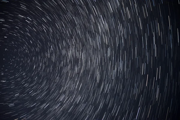 Estrela faixas céu espaço — Fotografia de Stock