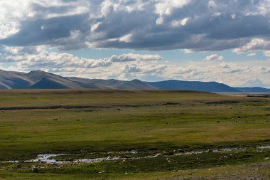 dağlar bozkır gökyüzü bulutlar 
