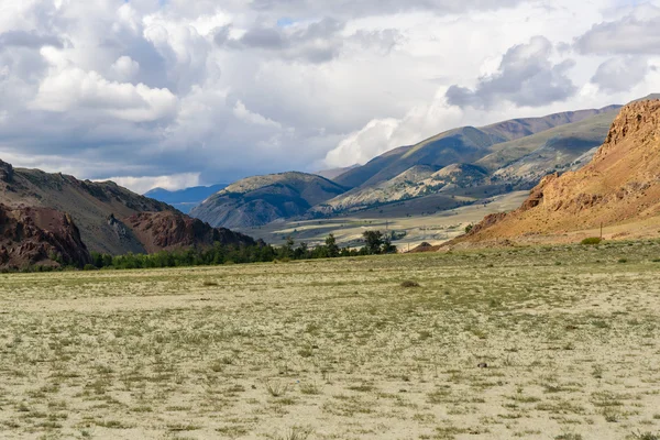 Estepe deserto céu de montanha — Fotografia de Stock