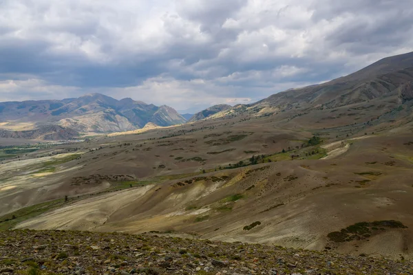 Montagna valle rocce cima — Foto Stock