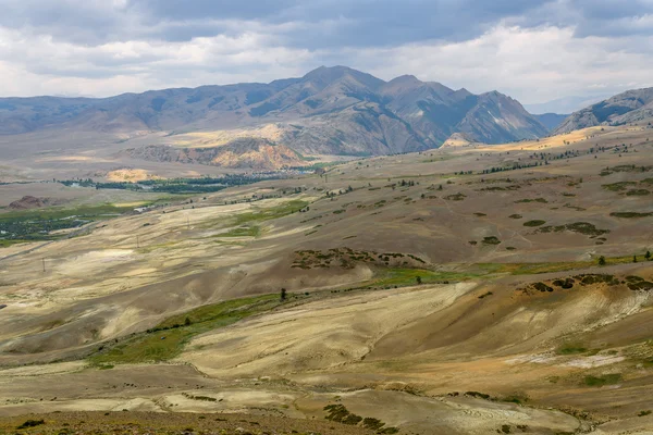 Dağlar vadi kayalar nehir üst — Stok fotoğraf