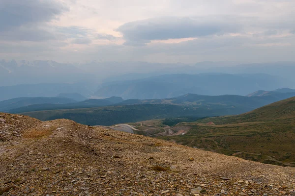 Mountains valley rocks top view — Stockfoto