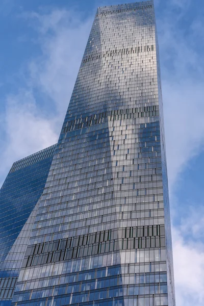 Construção de vidro de edifício de escritório moderno — Fotografia de Stock