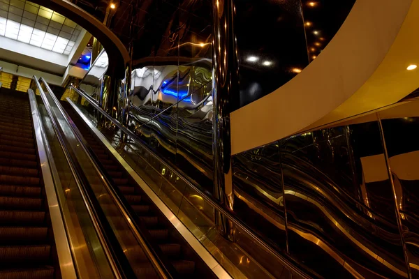 Interieur metro moderne reflectie lichten — Stockfoto