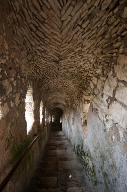 Antik kalenin Bonifacio koridorda