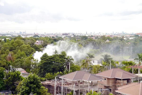 Humo en casa . —  Fotos de Stock