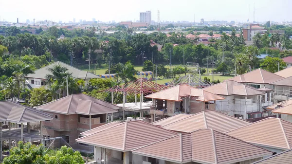 Construcción de casas de techos —  Fotos de Stock