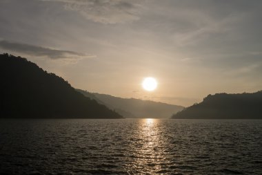 Alacakaranlık doğa Barajı.