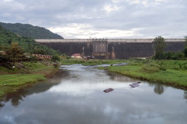 Alacakaranlık doğa Barajı.
