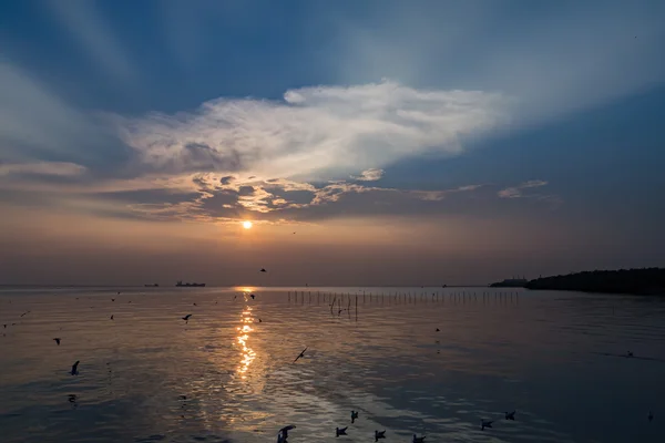 Crepúsculo mar thailand . — Foto de Stock