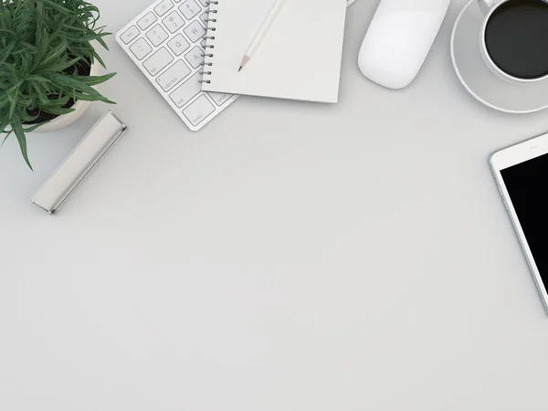 Mesa de escritorio de oficina blanca con computadora, teléfono inteligente, suministros y taza de café . — Foto de Stock