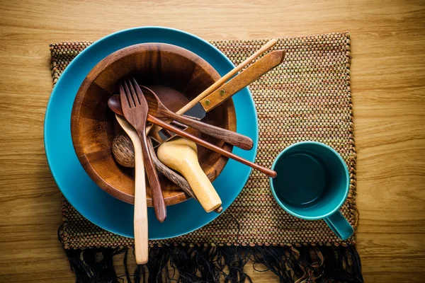 Pile d'ustensiles de cuisine en bois — Photo