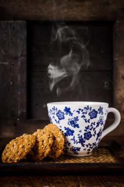 Kepekli tahıllar çerezler ile kahve