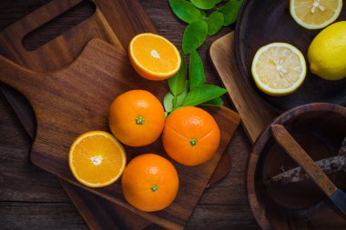 Portakal ve limon yaprakları ile