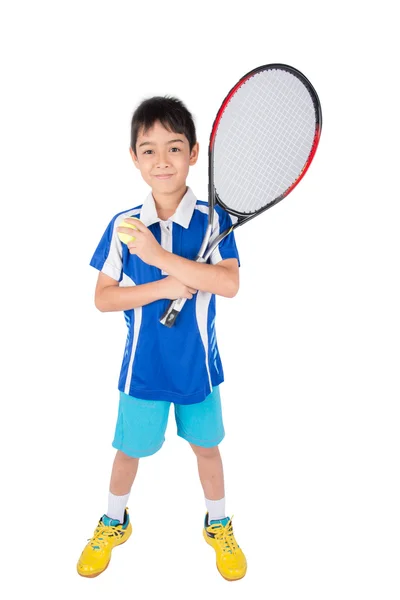 Menino jogando raquete de tênis e bola de tênis na mão — Fotografia de Stock