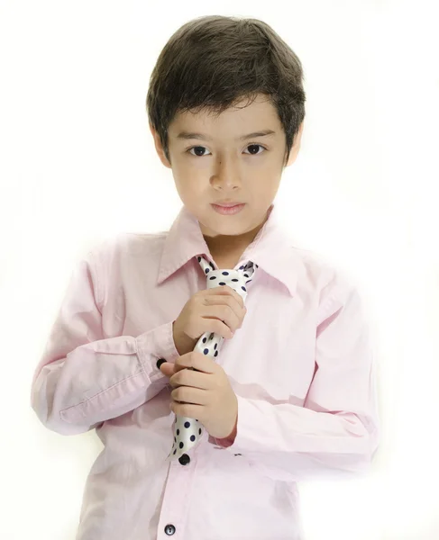 Malý chlapec portrét hospodářství kravatový — Stock fotografie