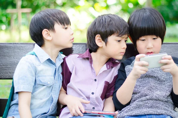 Group of boys friend playing game togethter — Stock Photo, Image
