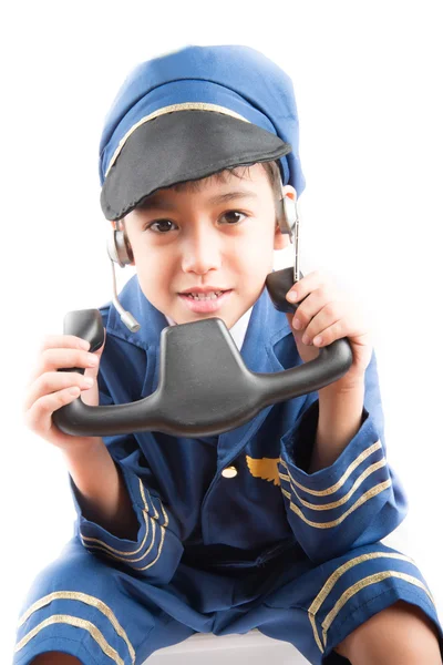 Pequeño niño fingir como un piloto sobre fondo blanco — Foto de Stock