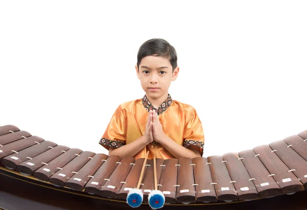 Mały chłopiec nauka tajski klasyczny ksylofon instument — Zdjęcie stockowe