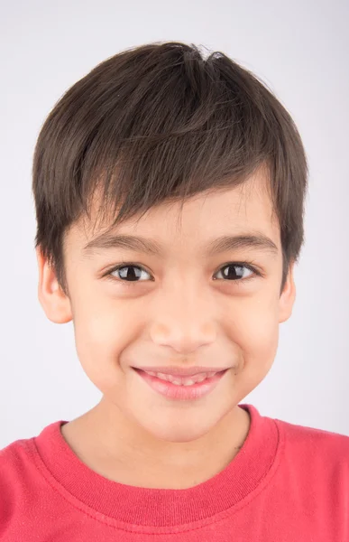 Çocuk portre gülümseyen yüzü yukarı kapatın — Stok fotoğraf