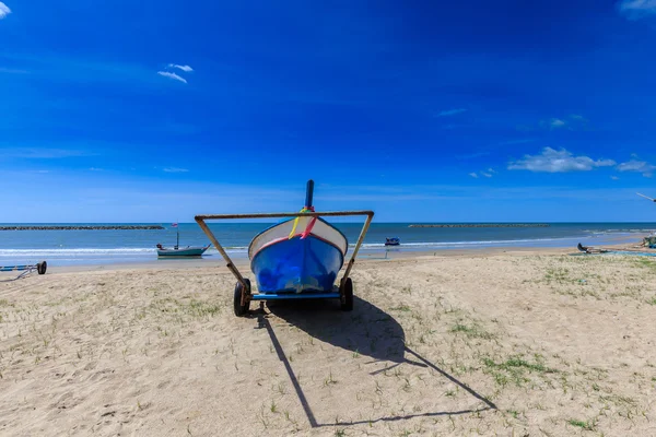 Bărci de pescari pe cărucior — Fotografie, imagine de stoc