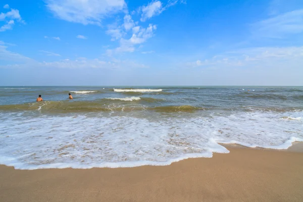 People at the beach — Stock Photo, Image