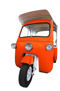 Beyaz arka plan üzerinde tuk Tuk adında üç tekerlek Yerel taksi izole Tayland