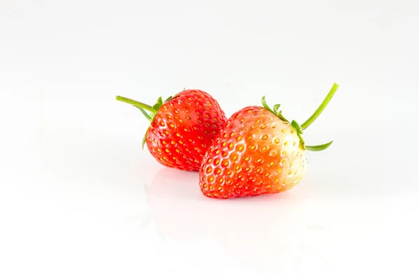 白色背景的草莓 — 图库照片