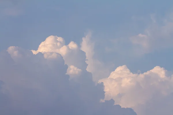 Nuvens antes da chuva — Fotografia de Stock
