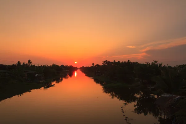 Klong Mahasawat canal en la luz del atardecer —  Fotos de Stock