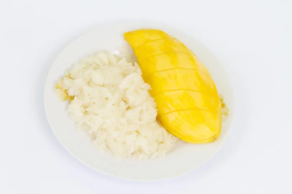 Beyaz arka plan üzerinde yapışkan pirinç ile mango — Stok fotoğraf