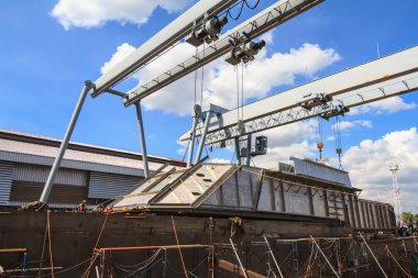 Askeri silah tekne yapım aşamasında, akşam yemeği yapı derleme
