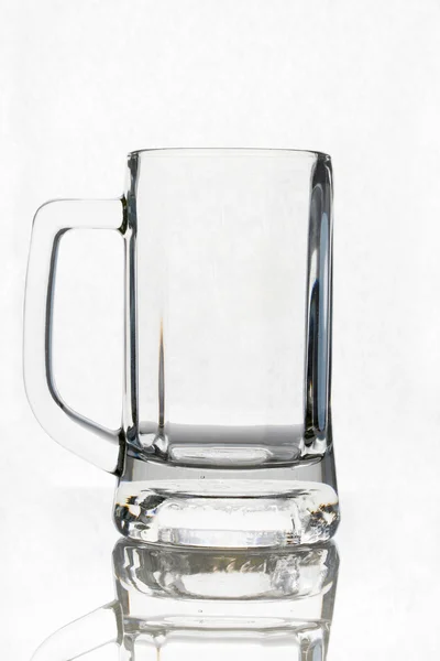 Pustej szklanki na białym tle na białym tle — Zdjęcie stockowe
