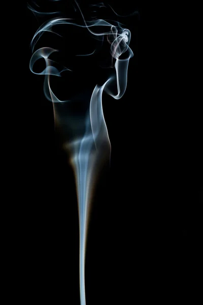 Humo abstracto sobre fondo negro —  Fotos de Stock