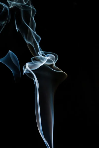 Fumaça abstrata em fundo preto Fotografias De Stock Royalty-Free