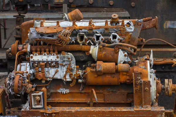 Stary zardzewiały silnik Diesla — Zdjęcie stockowe