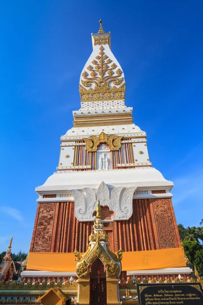 Phra dat Phanom chedi in Wat Phra dat Phanom, Nakhon Phanom pr — Stockfoto