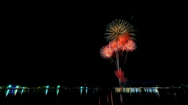 Fuochi d'artificio sul lungofiume — Foto Stock