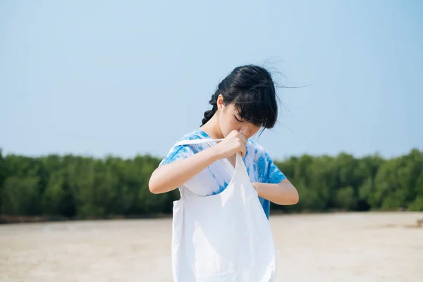 Black Hair French Braid Girl White Blue Tie Dye Find — Stock Photo, Image