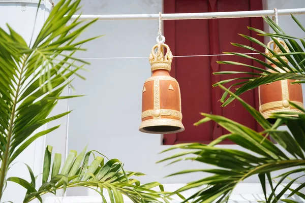Złoty Dzwon Tajskiej Świątyni Wiszący Barze Liną — Zdjęcie stockowe