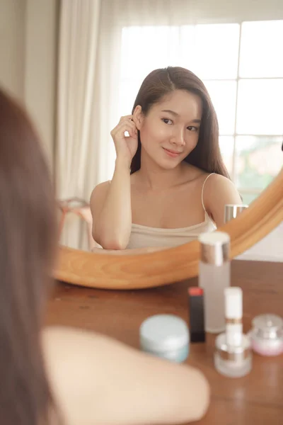 Young Asian Beauty Woman Applying Cream Lotion Her Face Infront — Stock Photo, Image