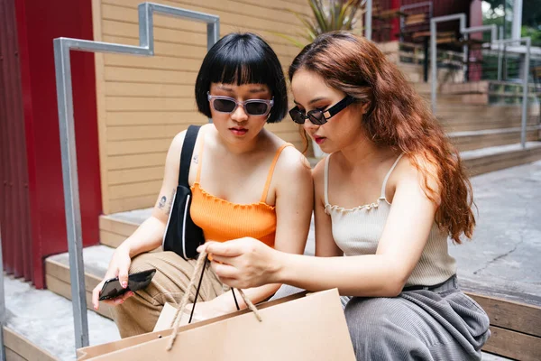 Portrait Two Young Asian Women Wear Sunglasses Enjoy Shopping Street — Stock Photo, Image