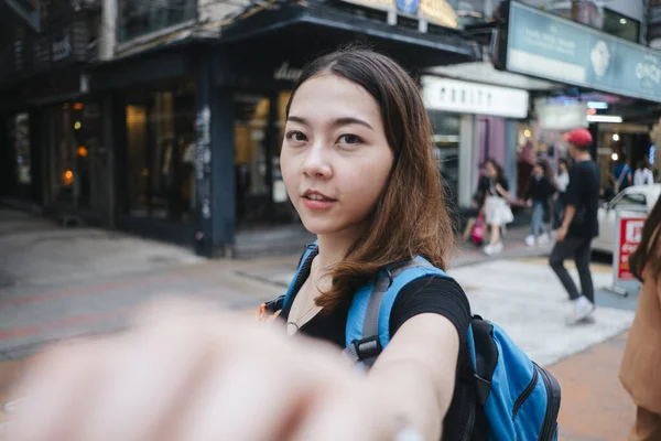 Belle Jeune Femme Asiatique Routard Voyageant Dans Centre Ville Bangkok — Photo