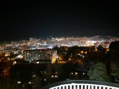Gece Soçi, hayat yüksek